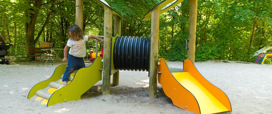 Hurra, es gibt was Neues!! Neue Spielgeräte auf dem Leintalzoo-Spielplatz