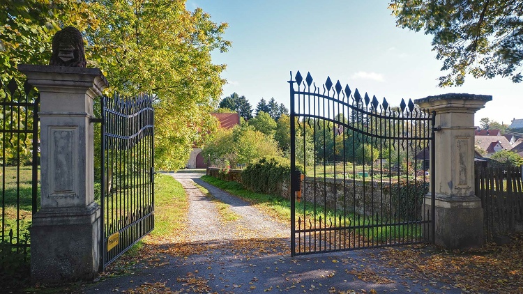 Schloss Massenbach aus Massenbach